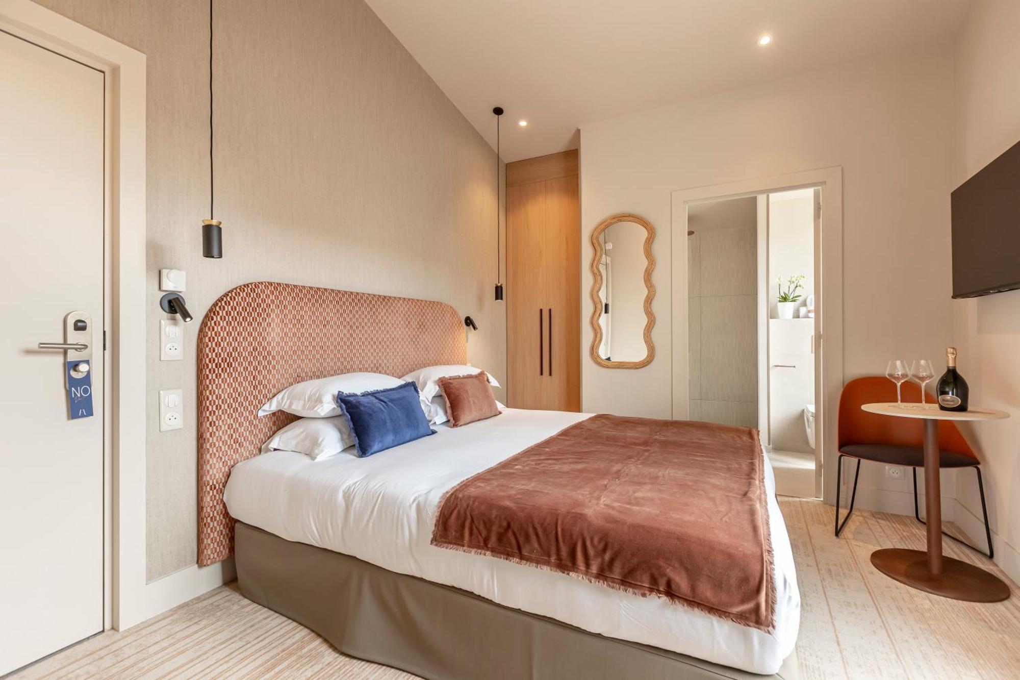Suite Fl By Sweett Paris Rum bild