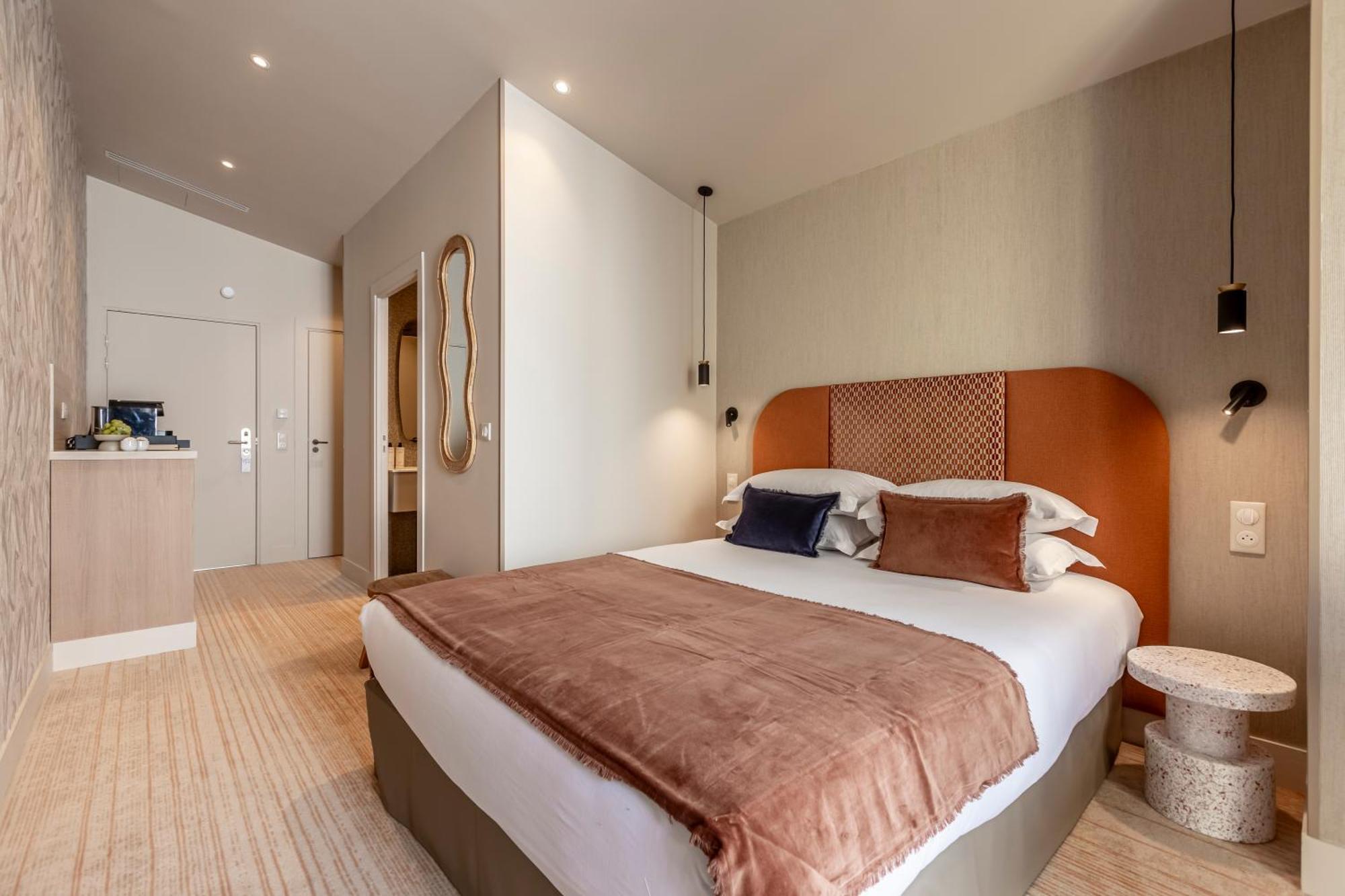 Suite Fl By Sweett Paris Rum bild