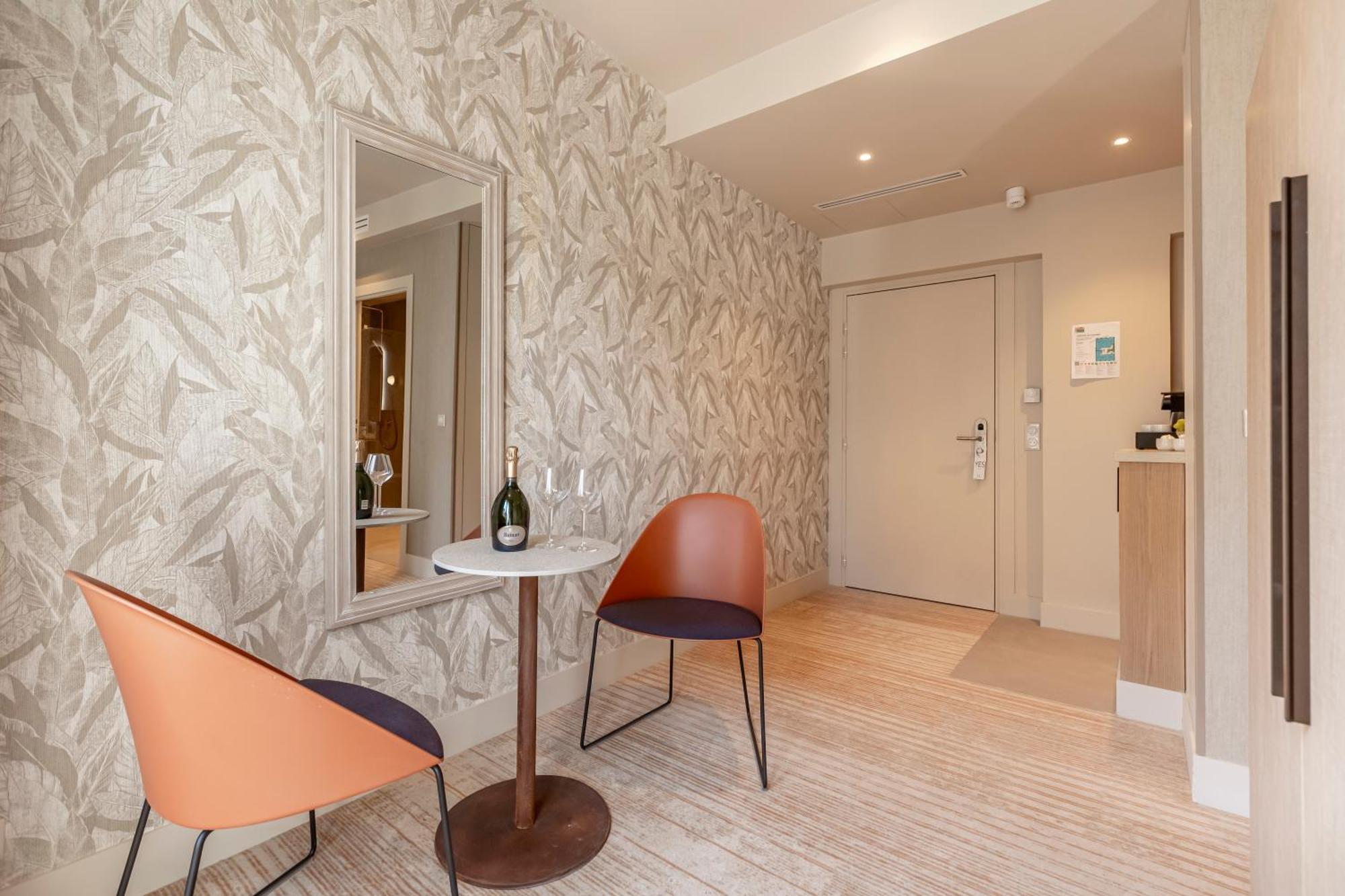 Suite Fl By Sweett Paris Rum bild