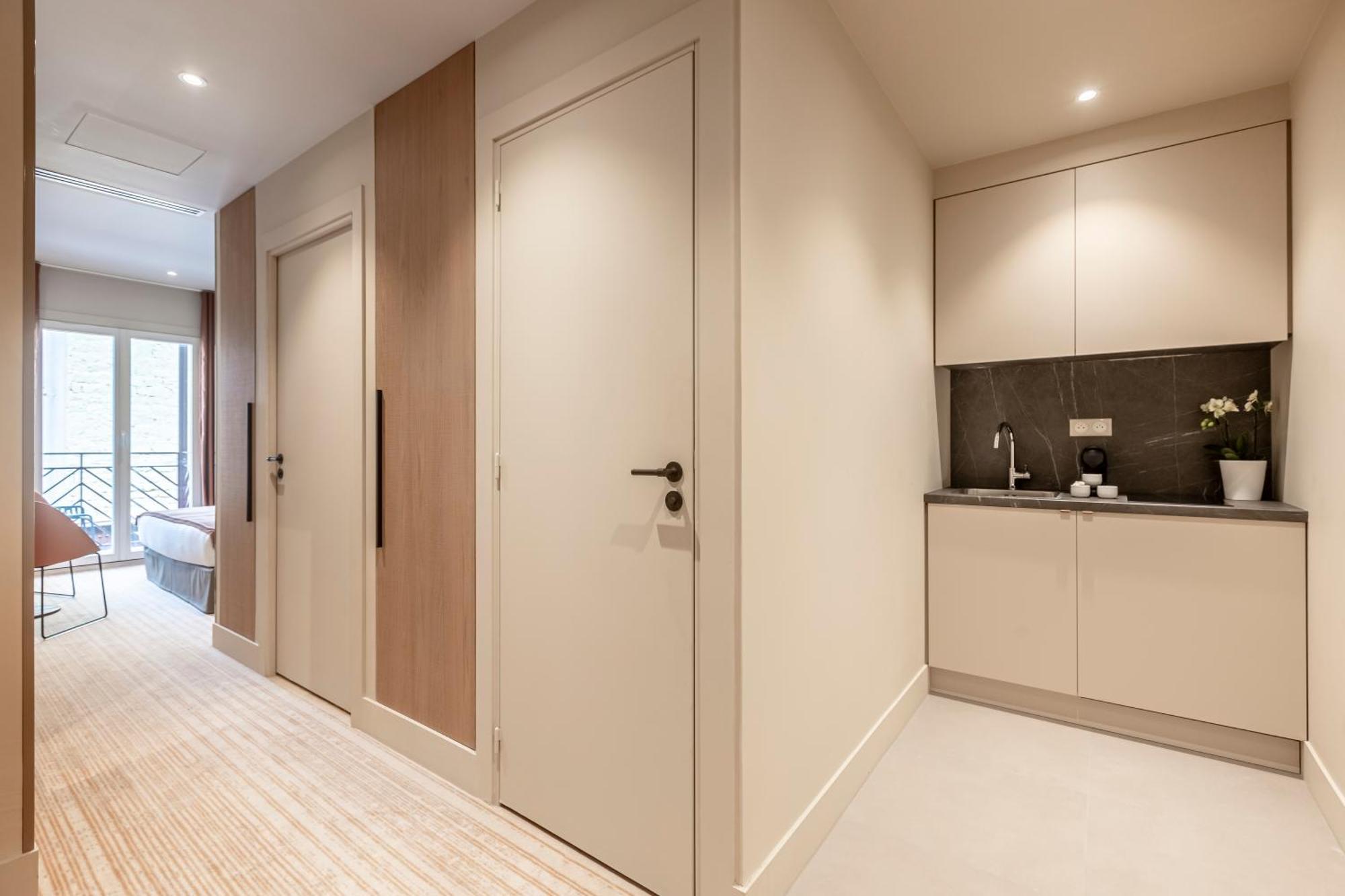 Suite Fl By Sweett Paris Rum bild