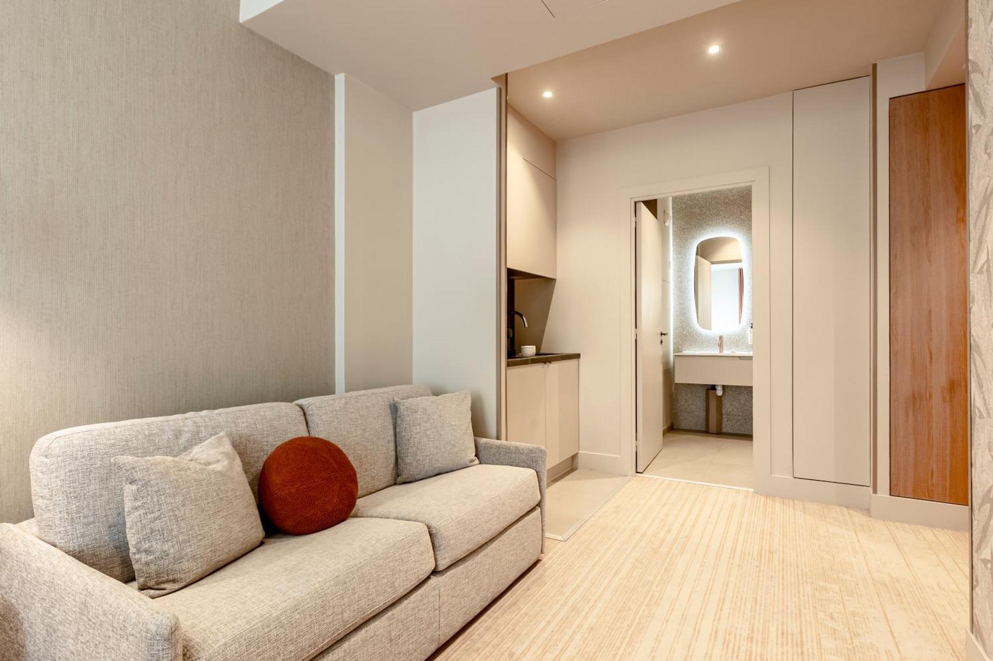 Suite Fl By Sweett Paris Rum bild