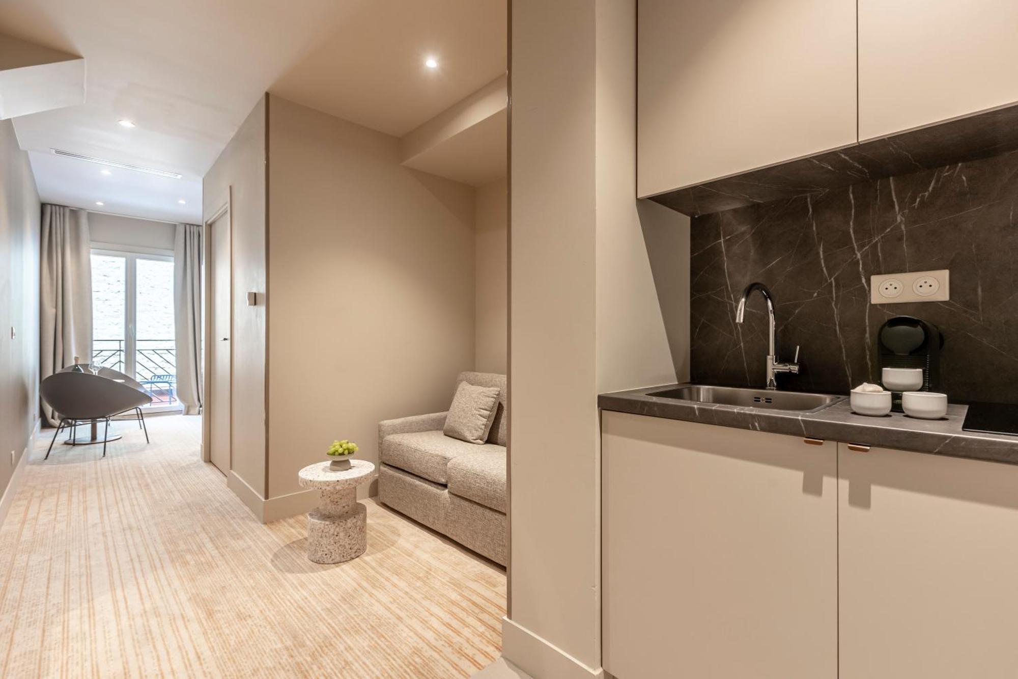 Suite Fl By Sweett Paris Rum bild